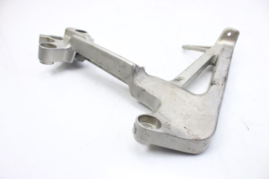 photo de PLACA DE APOYO DEL PIE TRASERO IZQUIERDO HONDA VFR FI RC46 800 (1998 - 2001) - Primer plano técnico