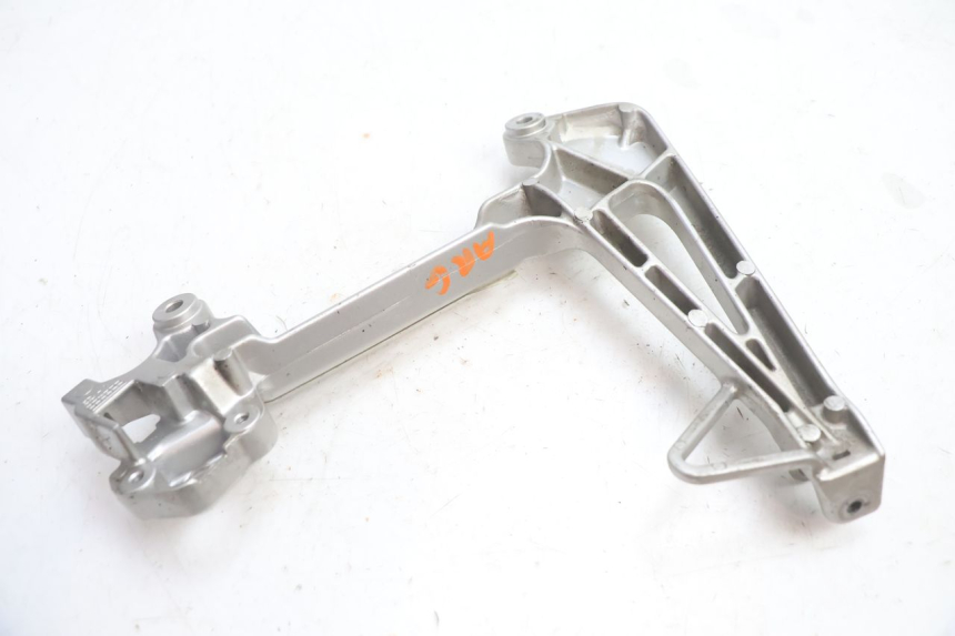 photo de PLACA DE APOYO DEL PIE TRASERO IZQUIERDO HONDA VFR FI RC46 800 (1998 - 2001) - Primer plano técnico