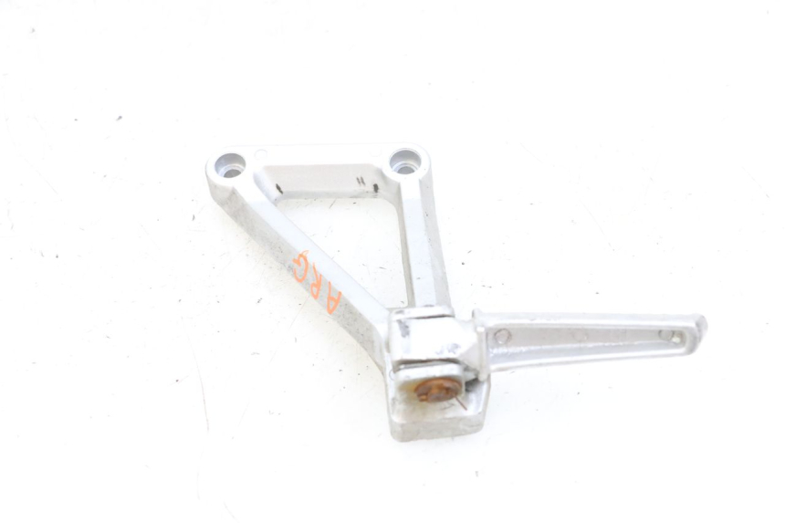 photo de PLACA DE APOYO DEL PIE TRASERO IZQUIERDO DAELIM VJ ROADWIN FI 125 (2008 - 2017) - Otra perspectiva