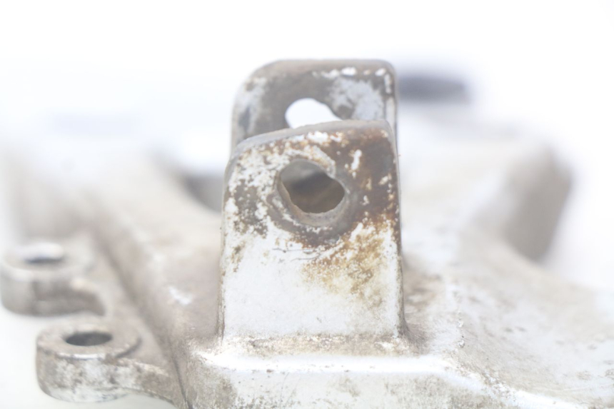 photo de PLACA DE APOYO DEL PIE TRASERO IZQUIERDO SUZUKI XF FREEWIND 650 (1997 - 2003) - Zoom estado de uso