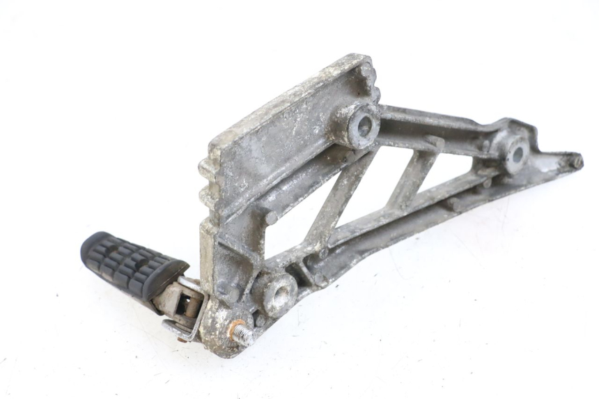 photo de SOPORTE ESTRIBERA TRASERA IZQUIERDA YAMAHA XJ F 900 (1983 - 1994) - Otra perspectiva