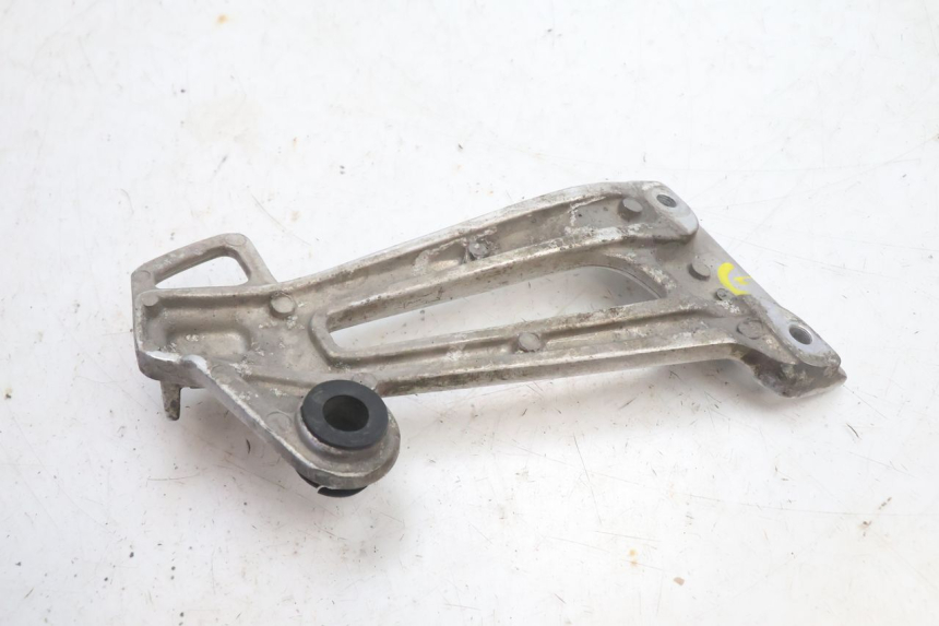 photo de SOPORTE ESTRIBERA TRASERA IZQUIERDA YAMAHA XJR 1300 (1998 - 2002) - Primer plano técnico
