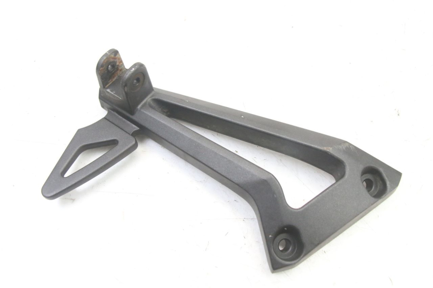photo de SOPORTE ESTRIBERA TRASERA IZQUIERDA YAMAHA FZ6 FAZER S2 600 (2007 - 2011) - Otra perspectiva
