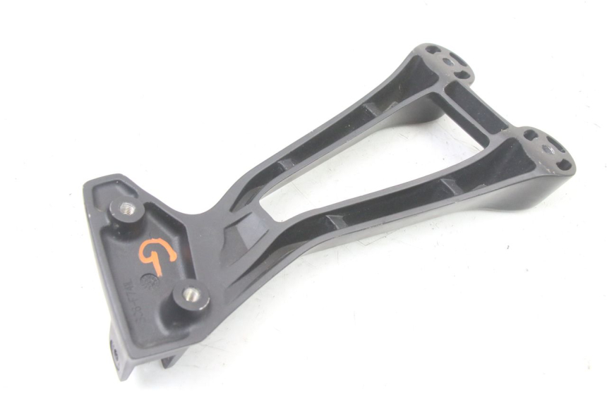 photo de SOPORTE ESTRIBERA TRASERA IZQUIERDA YAMAHA TRACER 7 700 (2020 - 2024) - Primer plano técnico