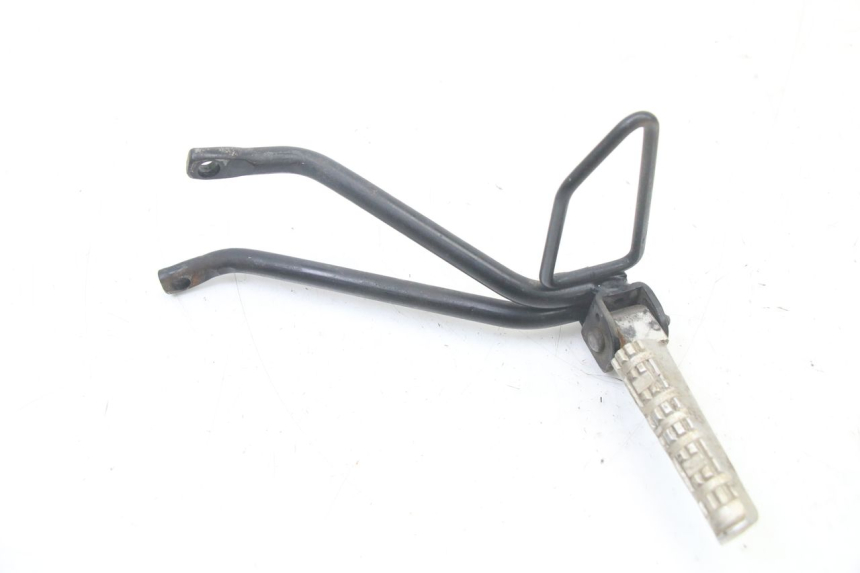 photo de SOPORTE ESTRIBERA TRASERA IZQUIERDA YAMAHA TZR 50 (2008 - 2016) - Detalle de la pieza