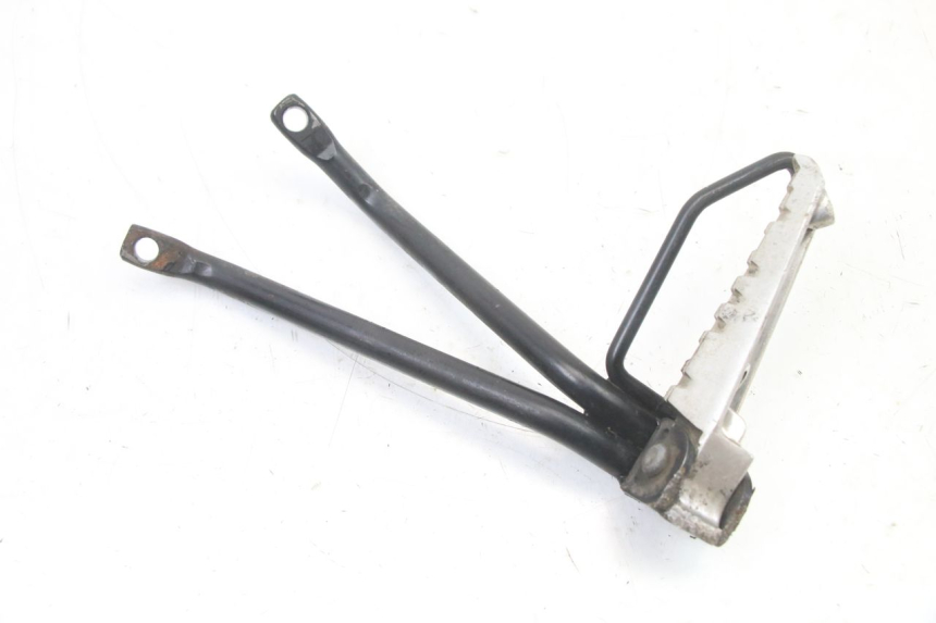 photo de SOPORTE ESTRIBERA TRASERA IZQUIERDA YAMAHA TZR 50 (2008 - 2016) - Primer plano técnico