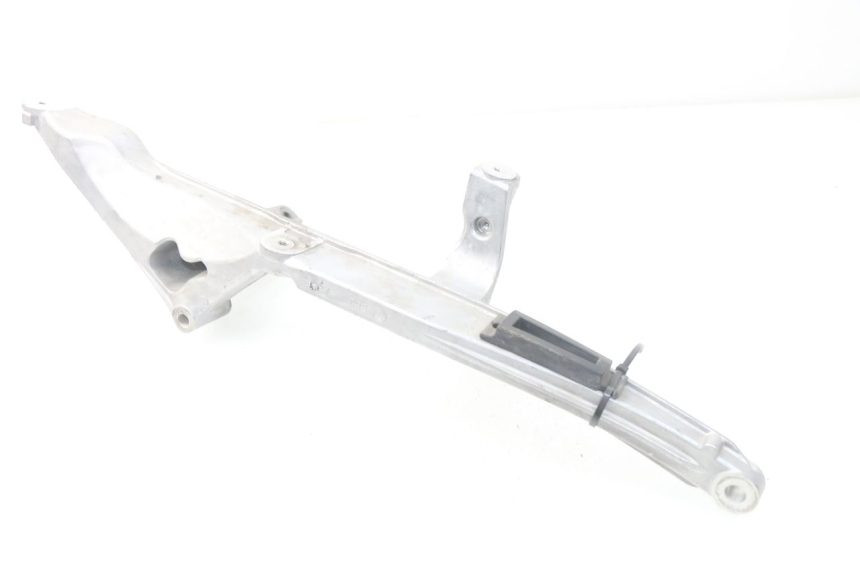 photo de SOPORTE ESTRIBERA TRASERA IZQUIERDA YAMAHA YP T-MAX TMAX 530 (2017 - 2020) - Primer plano técnico