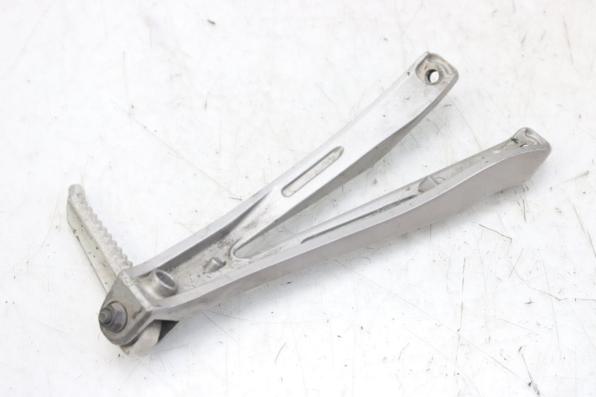 photo de PLATINA APOYA PIE TRASERO IZQUIERDO YAMAHA YZF R1 1000 (2007 - 2008) - Otra perspectiva