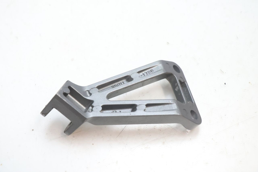 photo de PLACA DE APOYO DEL PIE TRASERO IZQUIERDO KAWASAKI ZX-6R ZX6R 600 (1995 - 1997) - Primer plano técnico