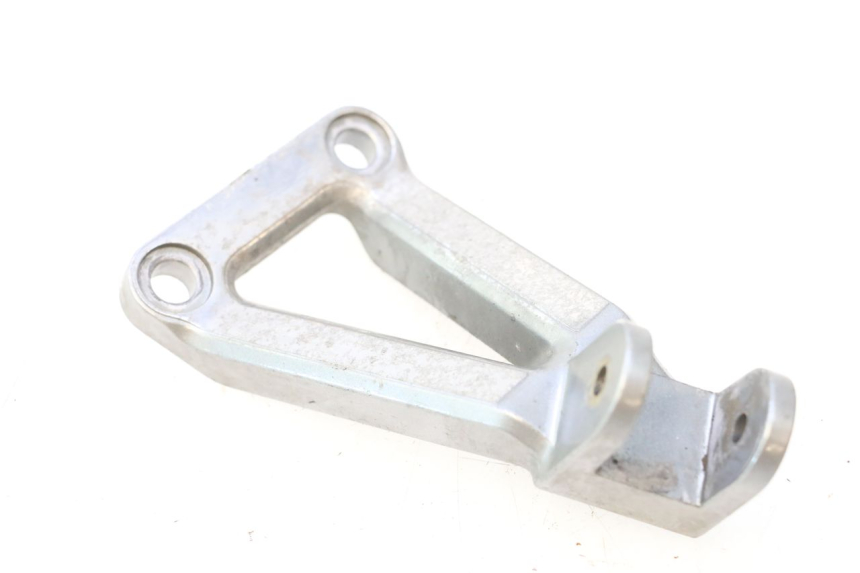 photo de PLACA DE APOYO DEL PIE TRASERO IZQUIERDO KAWASAKI ZX-6R ZX6R 600 (1995 - 1997) - Primer plano técnico