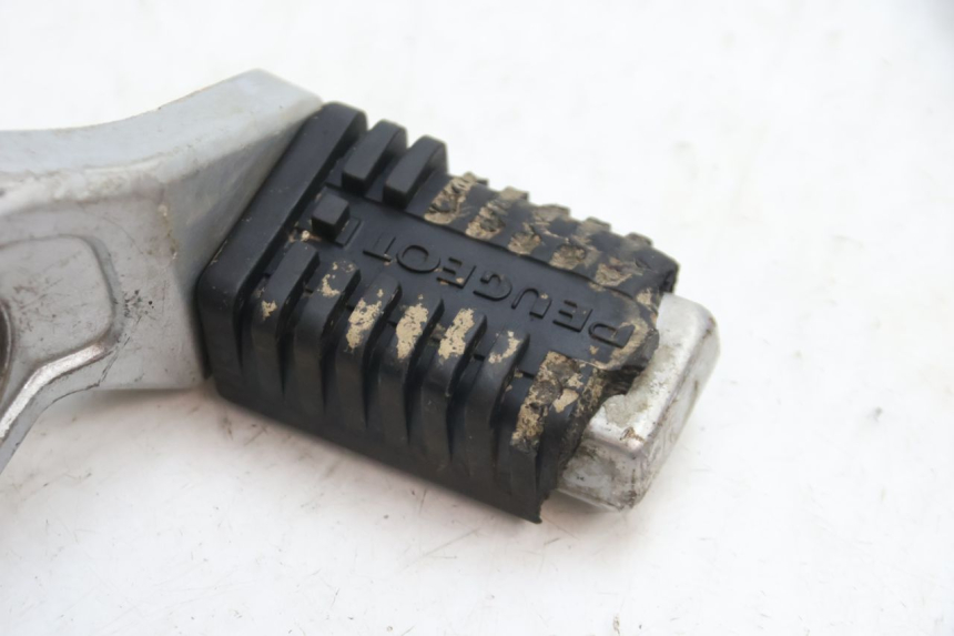 photo de SOPORTE ESTRIBERA DELANTERA DERECHA PEUGEOT 103 SPX CLIP 50 (1989 - 1992) - Zoom estado de uso