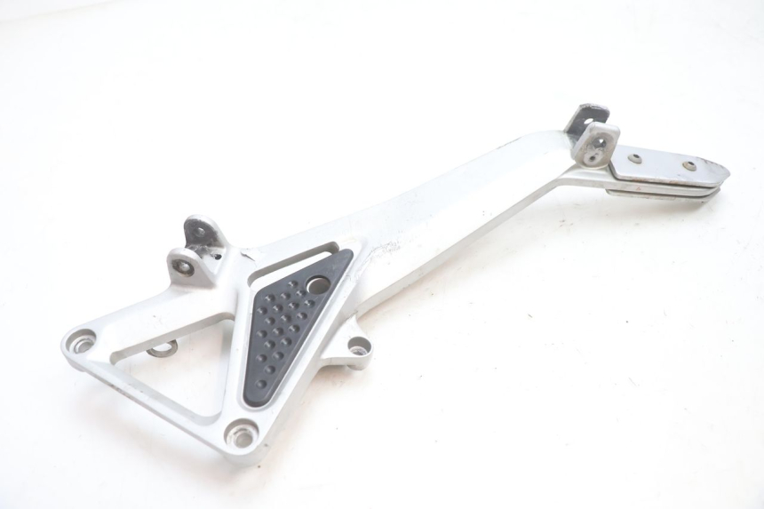 photo de SOPORTE ESTRIBERA DELANTERA DERECHA HONDA CB F HORNET 600 (2005 - 2006) - Otra perspectiva