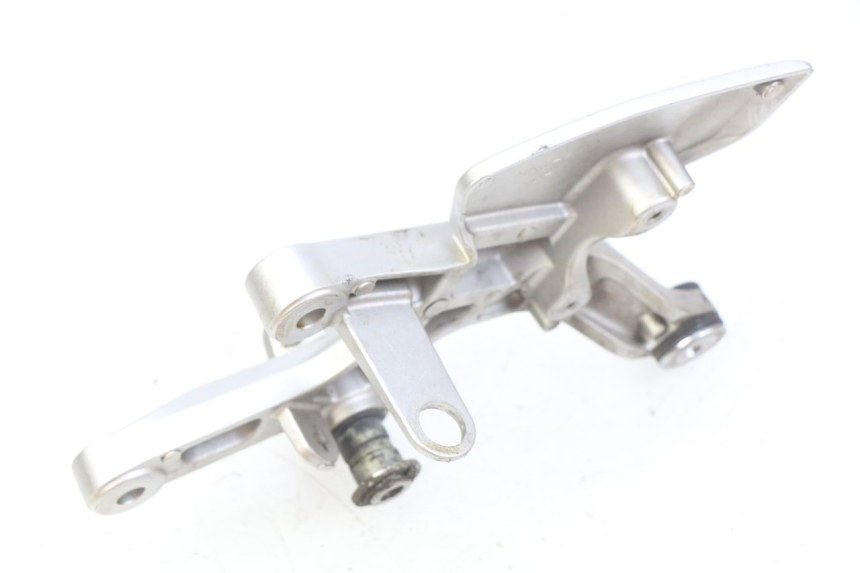 photo de PLACA DE APOYO DELANTERA DERECHA HONDA CB R 1000 (2018 - 2023) - Otra perspectiva