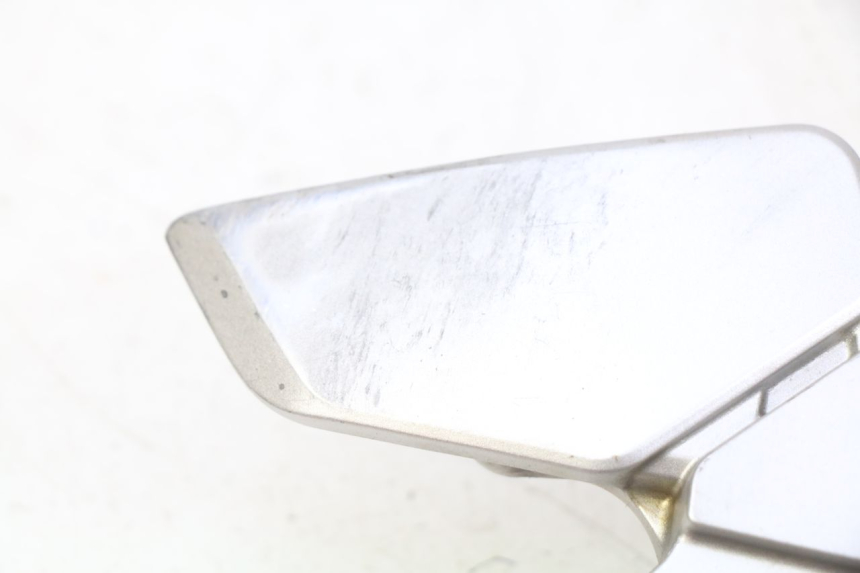 photo de PLACA DE APOYO DELANTERA DERECHA HONDA CB R 1000 (2018 - 2023) - Vista general del producto