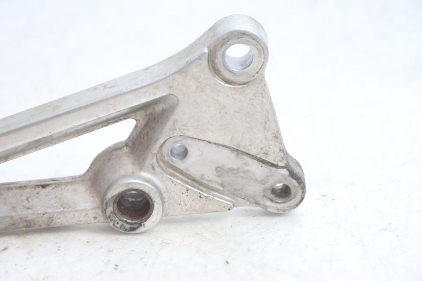 photo de SOPORTE ESTRIBERA DELANTERA DERECHA HONDA CB TWO FIFTY 250 (1991 - 2002) - Zoom estado de uso