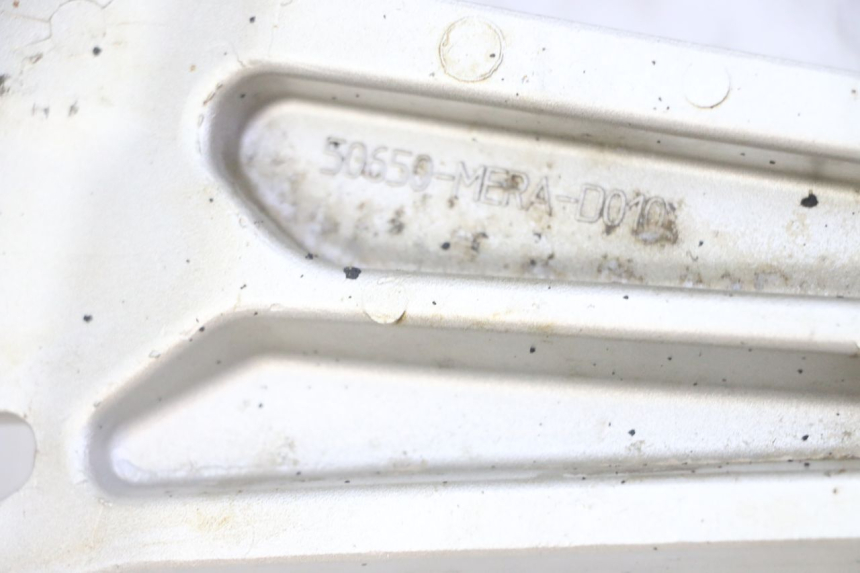 photo de PLACA DE APOYO DELANTERA DERECHA HONDA CBF 500 (2004 - 2007) - Detalle de la pieza