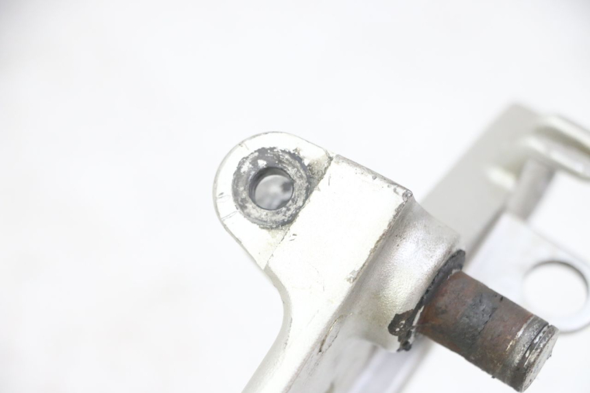 photo de PLACA DE APOYO DELANTERA DERECHA HONDA CBF 500 (2004 - 2007) - Primer plano técnico