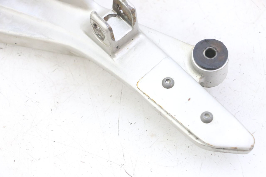 photo de PLACA DE APOYO DELANTERA DERECHA HONDA CBF 500 (2004 - 2007) - Recambio usado revisado