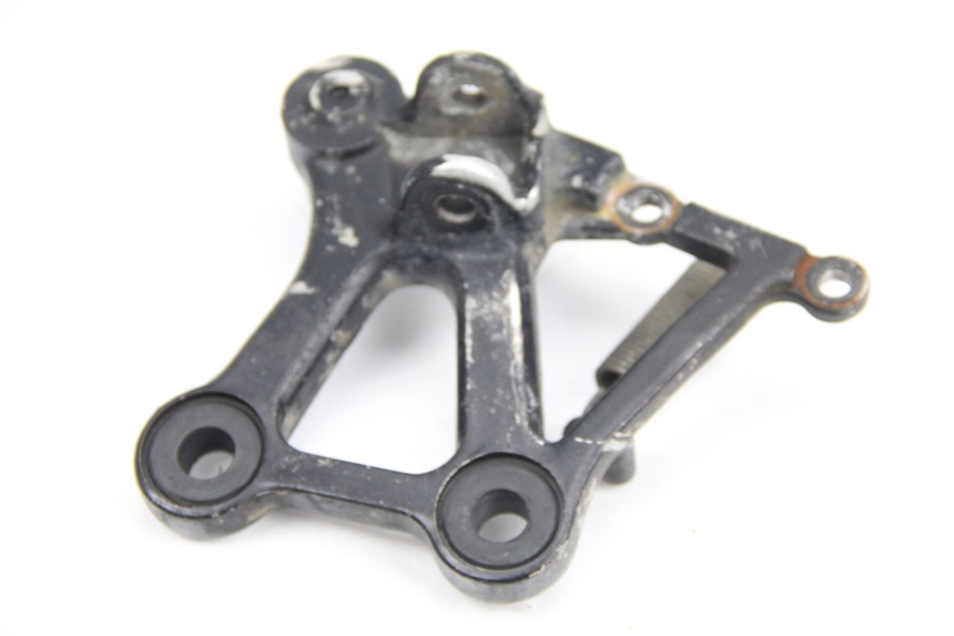 photo de SOPORTE ESTRIBERA DELANTERA DERECHA HONDA CBR F SC21 1000 (1986 - 1992) - Detalle de la pieza