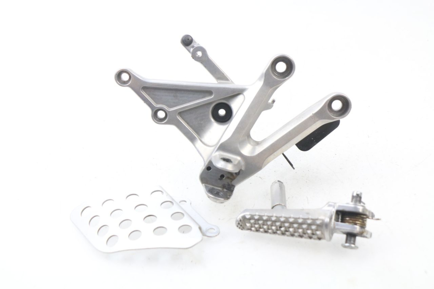 photo de SOPORTE ESTRIBERA DELANTERA DERECHA HONDA CBR RR FIREBLADE 1000 (2006 - 2007) - Vista principal