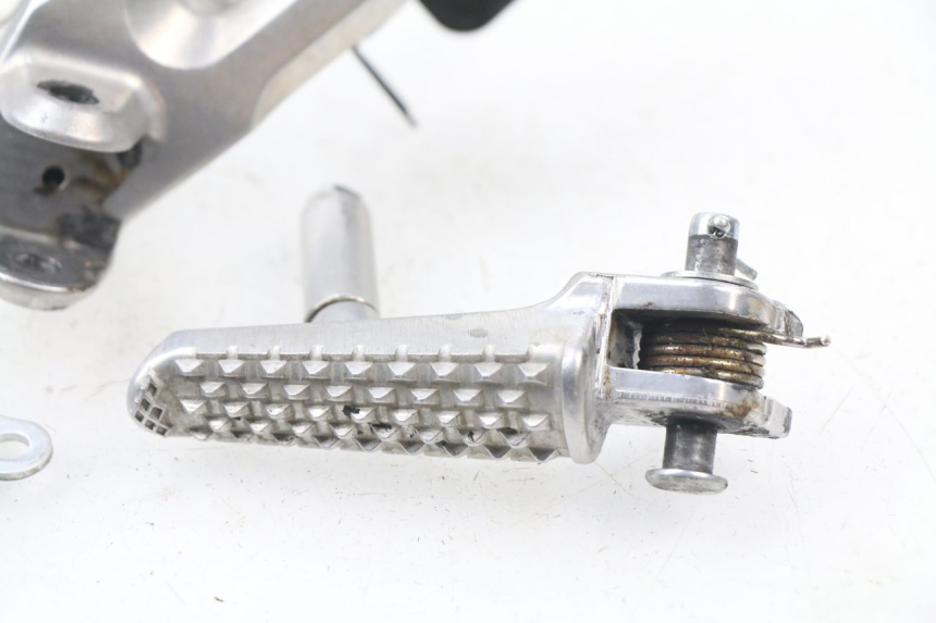 photo de SOPORTE ESTRIBERA DELANTERA DERECHA HONDA CBR RR FIREBLADE 1000 (2006 - 2007) - Vista general del producto