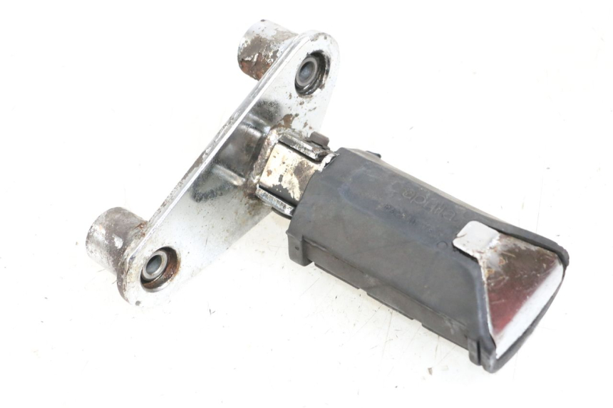 photo de SOPORTE ESTRIBERA DELANTERA DERECHA APRILIA CLASSIC 125 (1995 - 2001) - Zoom estado de uso