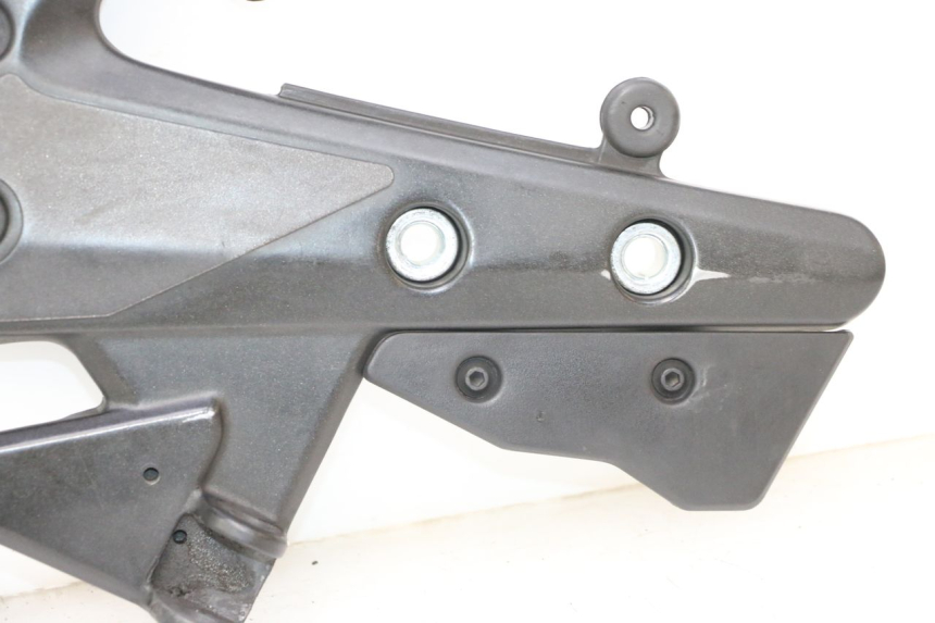 photo de SOPORTE ESTRIBERA DELANTERA DERECHA KAWASAKI ER-6 ER6 F ABS 650 (2012 - 2016) - Características distintivas