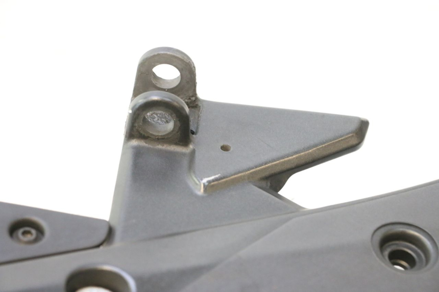 photo de SOPORTE ESTRIBERA DELANTERA DERECHA KAWASAKI ER-6 ER6 F ABS 650 (2012 - 2016) - Otra perspectiva