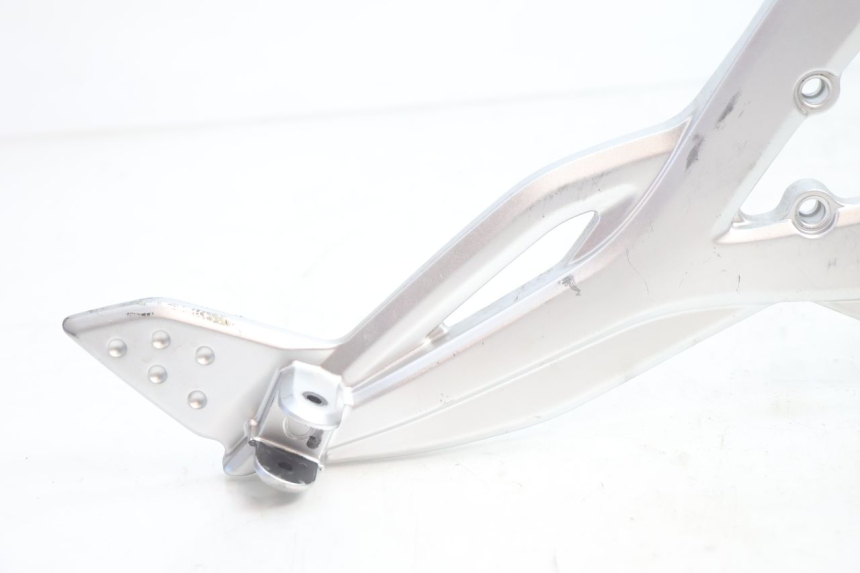 photo de SOPORTE ESTRIBERA DELANTERA DERECHA KAWASAKI ER-6 ER6 N 650 (2005 - 2009) - Detalle de la pieza