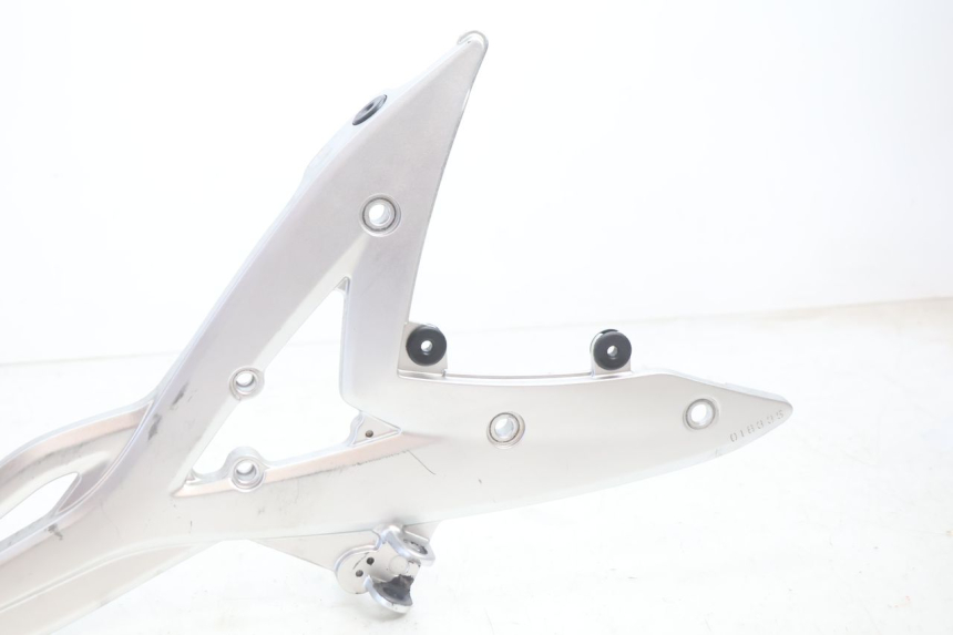 photo de SOPORTE ESTRIBERA DELANTERA DERECHA KAWASAKI ER-6 ER6 N 650 (2005 - 2009) - Zoom estado de uso