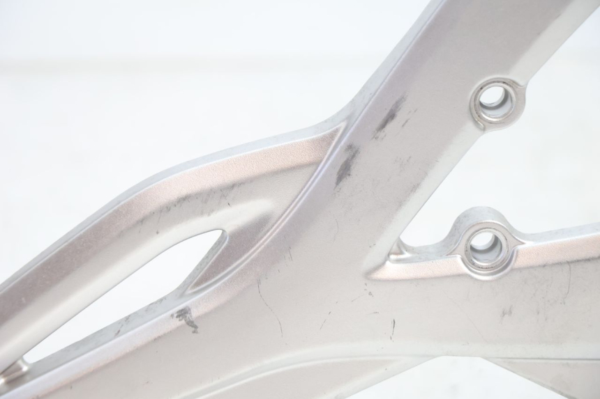 photo de SOPORTE ESTRIBERA DELANTERA DERECHA KAWASAKI ER-6 ER6 N 650 (2005 - 2009) - Primer plano técnico