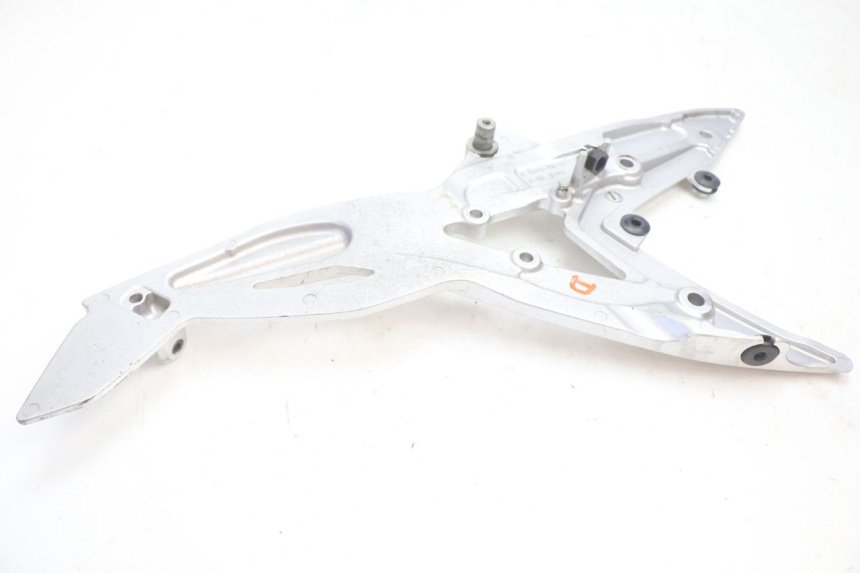 photo de SOPORTE ESTRIBERA DELANTERA DERECHA KAWASAKI ER-6 ER6 N 650 (2005 - 2009) - Recambio usado revisado