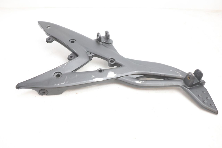 photo de SOPORTE ESTRIBERA DELANTERA DERECHA KAWASAKI ER-6 ER6 N 650 (2005 - 2009) - Detalles de los puntos de fijación