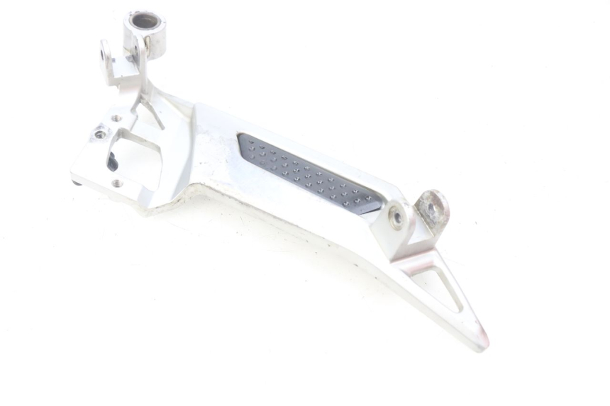 photo de PLACA DE APOYO DELANTERO DERECHO YAMAHA FJR ABS 1300 (2006 - 2012) - Primer plano técnico