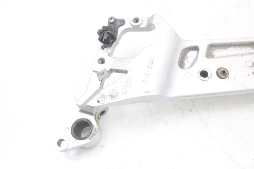 photo de PLACA DE APOYO DELANTERO DERECHO YAMAHA FJR ABS 1300 (2006 - 2012) - Marcados y referencias originales