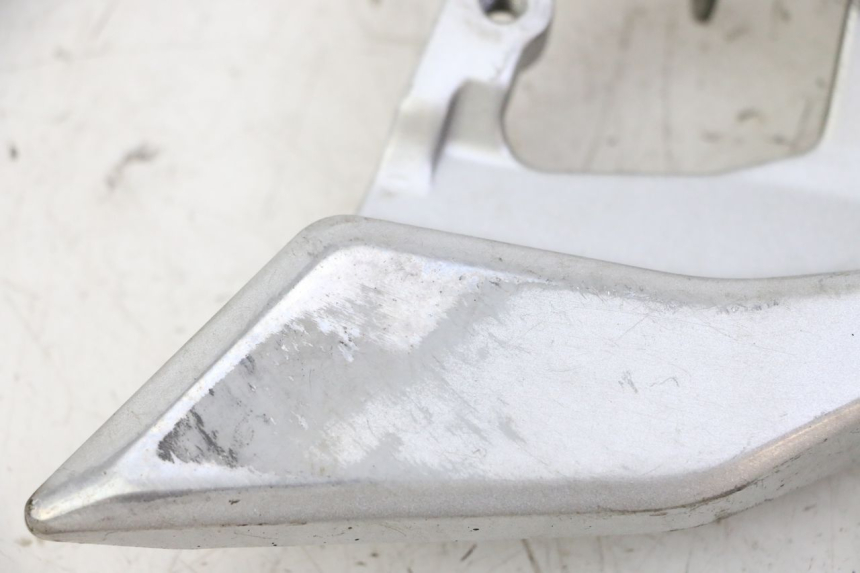 photo de PLATINA APOYA PIE DELANTERO DERECHO YAMAHA FJR ABS 1300 (2016 - 2020) - Detalle de la pieza