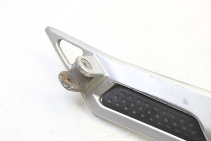 photo de PLACA DE APOYO DELANTERO DERECHO YAMAHA FJR ABS 1300 (2006 - 2012) - Detalle de la pieza