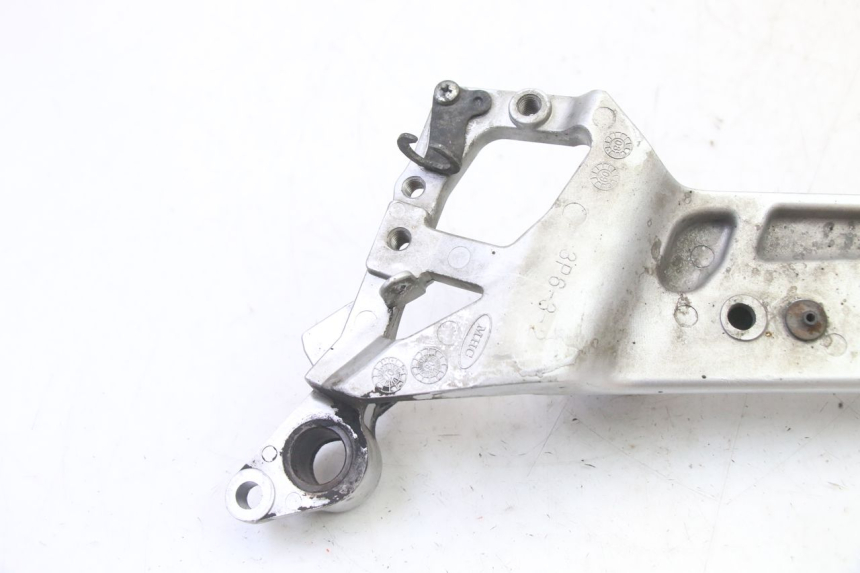 photo de PLACA DE APOYO DELANTERO DERECHO YAMAHA FJR ABS 1300 (2006 - 2012) - Estado de la superficie y material