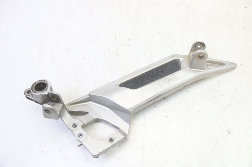 photo de PLACA DE APOYO DELANTERO DERECHO YAMAHA FJR ABS 1300 (2006 - 2012) - Primer plano técnico