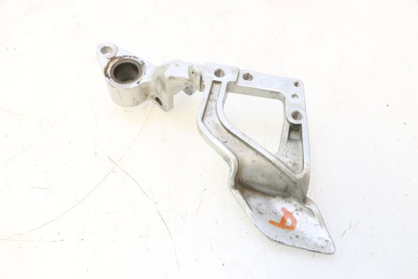 photo de SOPORTE ESTRIBERA DELANTERA DERECHA YAMAHA FJR 1300 (2001 - 2005) - Primer plano técnico