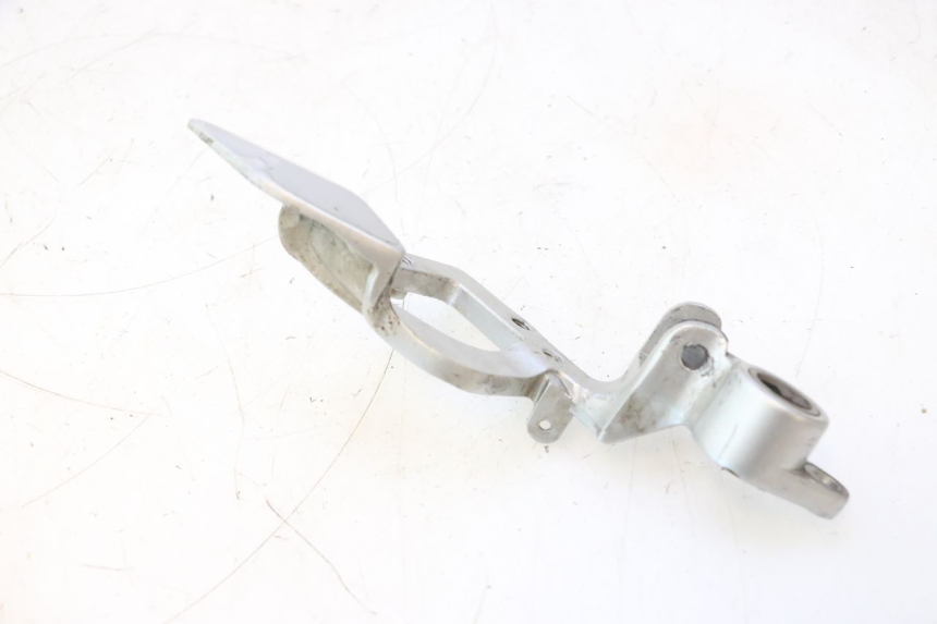 photo de SOPORTE ESTRIBERA DELANTERA DERECHA YAMAHA FJR 1300 (2001 - 2005) - Detalles de los puntos de fijación