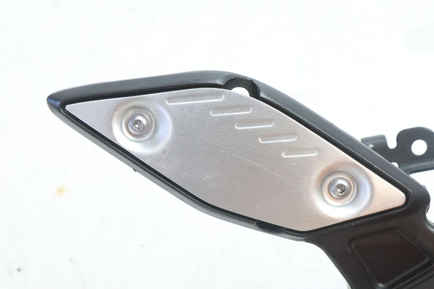 photo de SOPORTE ESTRIBERA DELANTERA DERECHA YAMAHA FZ8 800 (2010 - 2016) - Detalle de la pieza