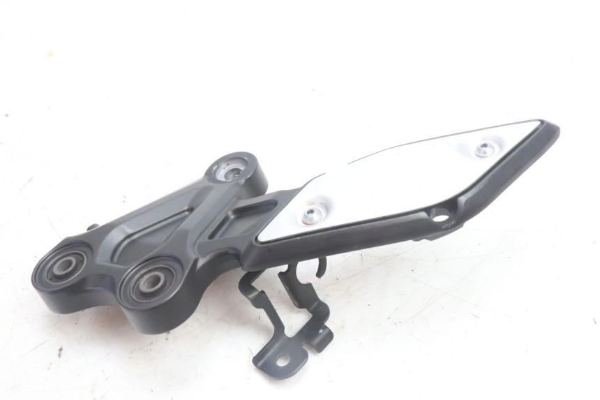photo de SOPORTE ESTRIBERA DELANTERA DERECHA YAMAHA FZ8 800 (2010 - 2016) - Primer plano técnico