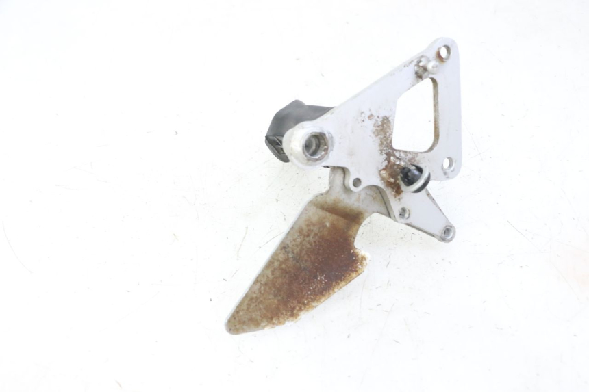 photo de SOPORTE ESTRIBERA DELANTERA DERECHA SUZUKI GS GSE 500 (2001 - 2003) - Primer plano técnico