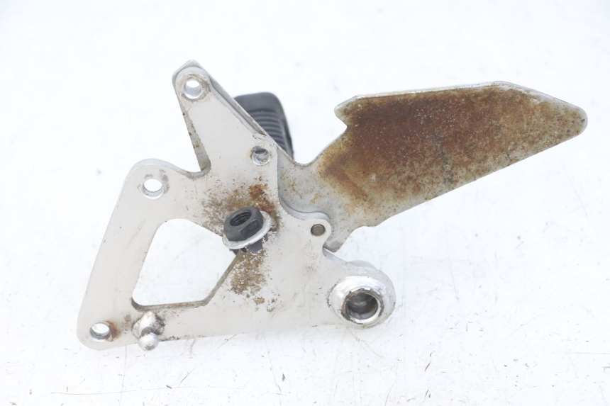 photo de SOPORTE ESTRIBERA DELANTERA DERECHA SUZUKI GS GSE 500 (2001 - 2003) - Detalles de los puntos de fijación