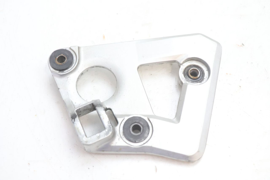 photo de SOPORTE ESTRIBERA DELANTERA DERECHA SUZUKI GSX F GSXF 750 (1988 - 1998) - Vista principal