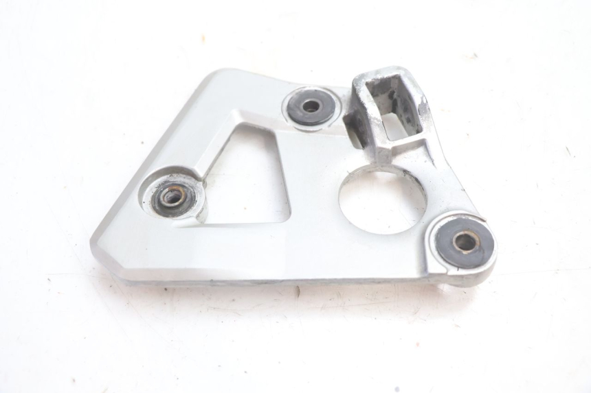 photo de SOPORTE ESTRIBERA DELANTERA DERECHA SUZUKI GSX F GSXF 750 (1988 - 1998) - Detalle de la pieza