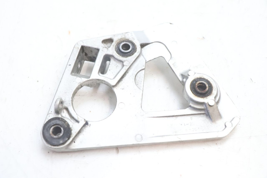 photo de SOPORTE ESTRIBERA DELANTERA DERECHA SUZUKI GSX F GSXF 750 (1988 - 1998) - Otra perspectiva