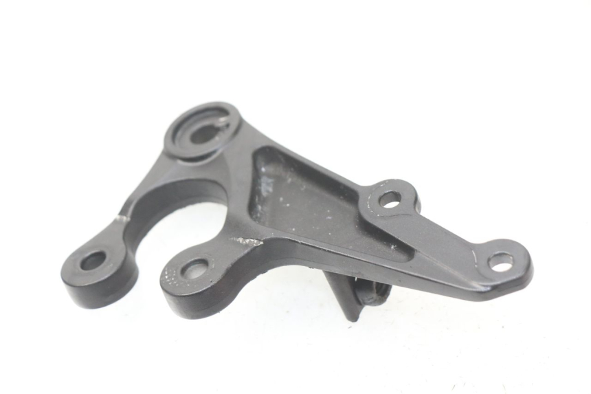 photo de SOPORTE ESTRIBERA DELANTERA DERECHA SUZUKI GSX-R GSXR K16 1000 (2012 - 2016) - Detalle de la pieza