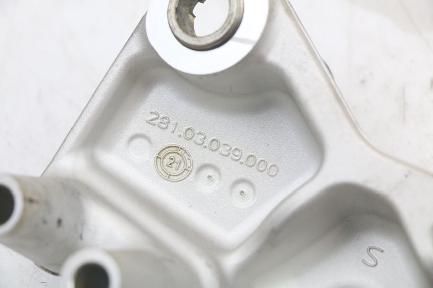 photo de SOPORTE ESTRIBERA DELANTERA DERECHA HUSQVARNA SVARTPILEN 401 (2018 - 2023) - Recambio usado revisado